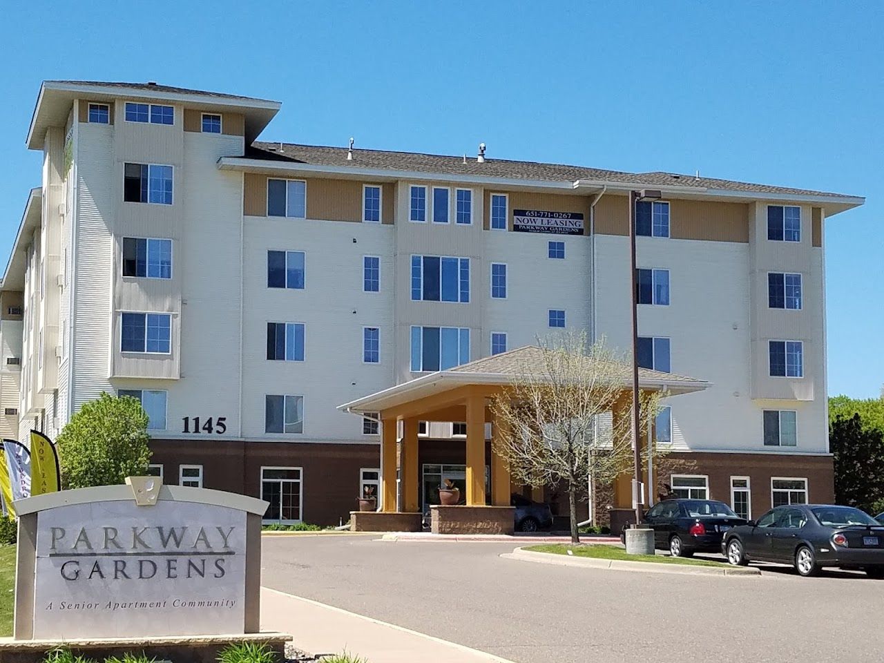 Photo of Parkway Gardens Senior at 1145 Hudson Rd Saint Paul, MN 55106