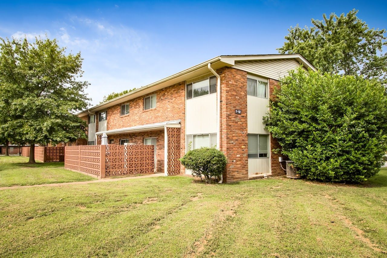 Photo of Elysian Garden Apartments at 675 Harding Pl Nashville, TN 37211