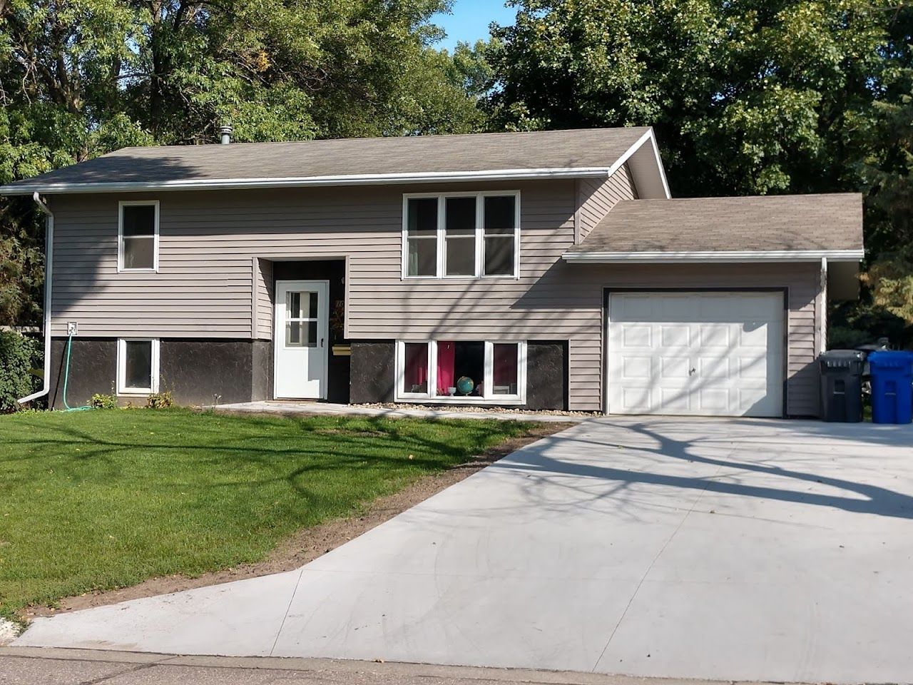 Photo of Low Rent Housing Agency Of Sioux Center. Affordable housing located at 510 N MEADOW Drive SIOUX CENTER, IA 51250