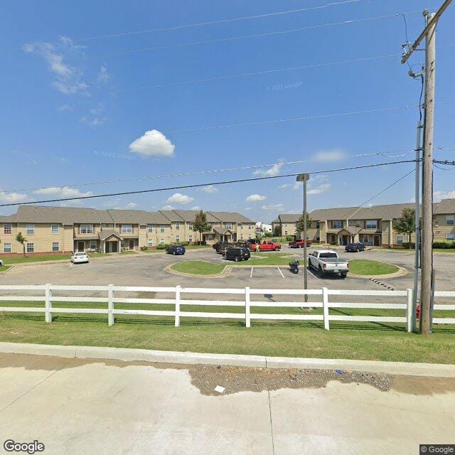 Photo of GLENSHIRE COURT. Affordable housing located at 13900 S PEORIA AVE BIXBY, OK 74008