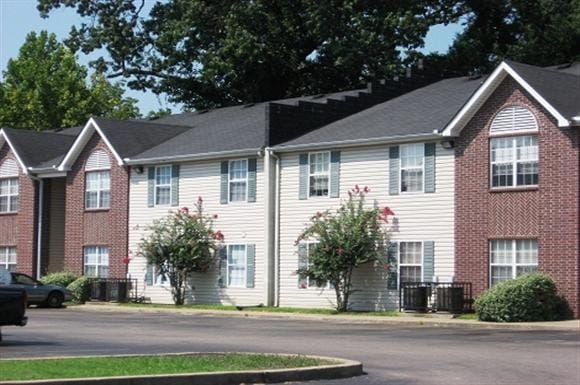 Photo of ALEXMIRE APTS at 351 E MCLEMORE AVE MEMPHIS, TN 38106