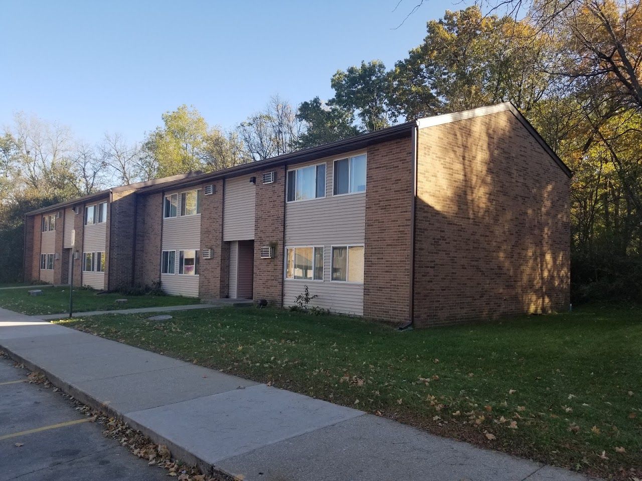 Photo of CEDAR PARK APTS at 1816 LOGAN ST MUSCATINE, IA 52761