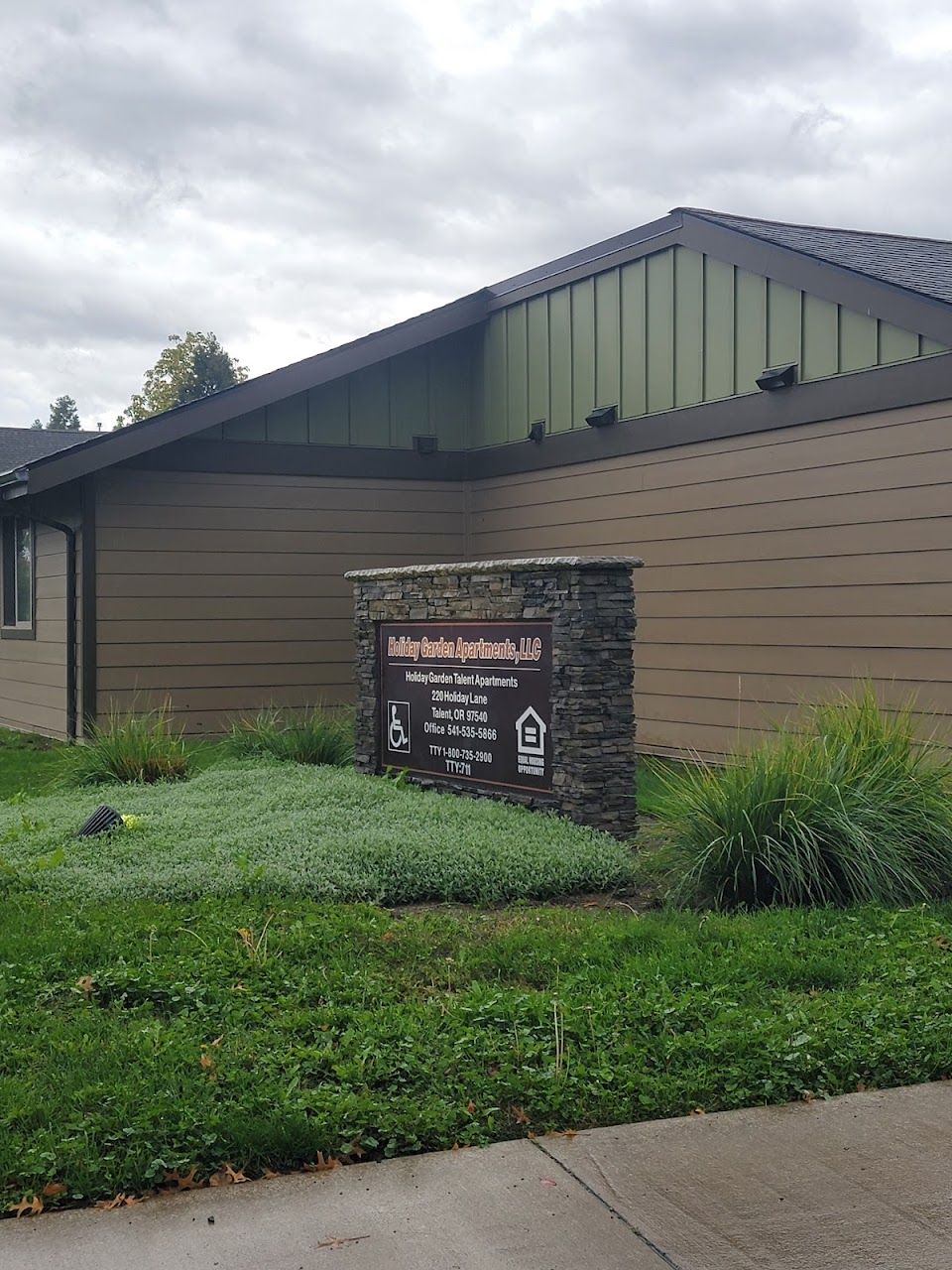 Photo of HOLIDAY GARDENS - TALENT APTS. Affordable housing located at 220 HOLIDAY LN TALENT, OR 97540