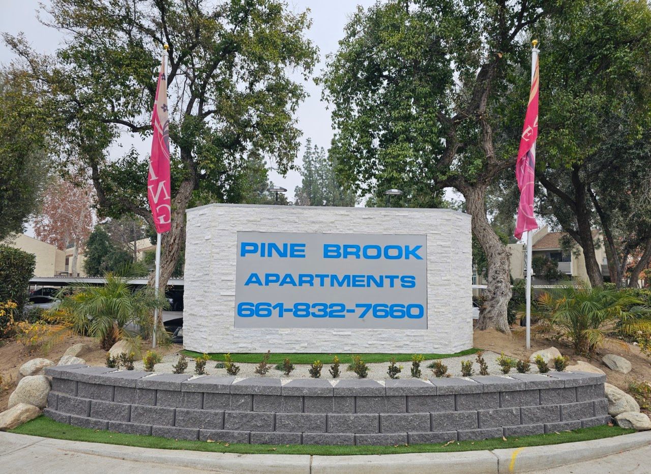 Photo of Pine Brook Apartments. Affordable housing located at 5000 Belle Ter Bakersfield, CA 93309