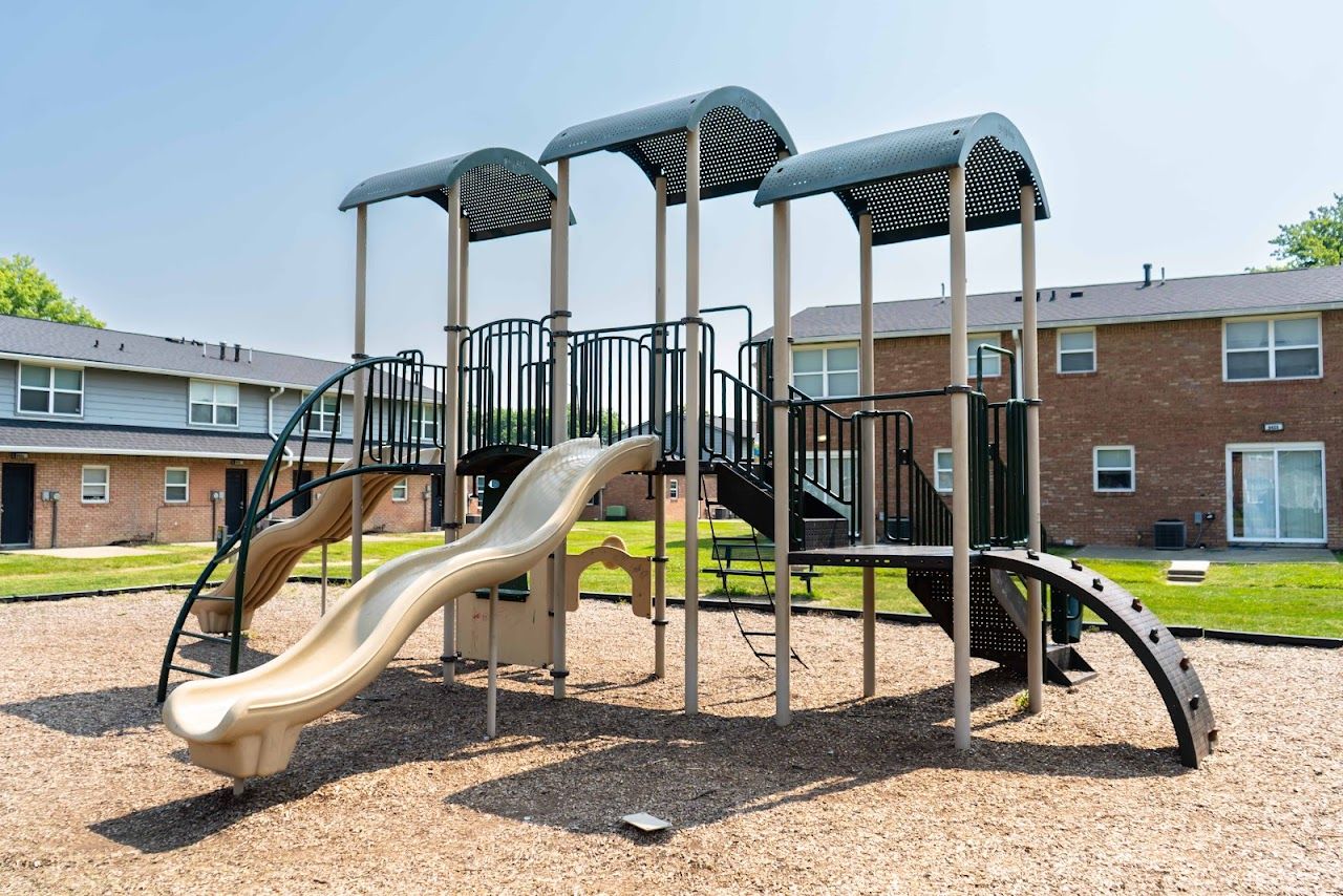 Photo of SUTTON PLACE APTS. Affordable housing located at 9350 E 43RD ST INDIANAPOLIS, IN 46235