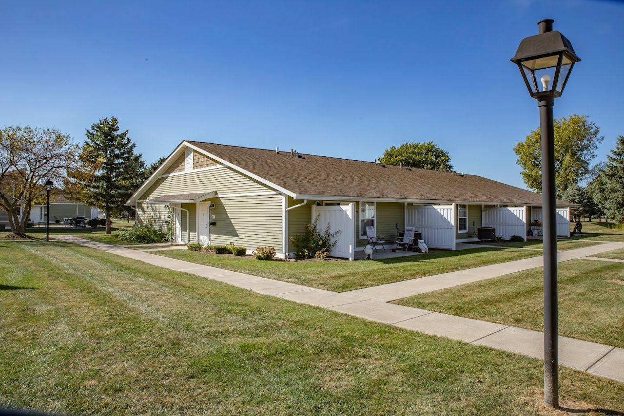 Photo of DEVONSHIRE APTS II. Affordable housing located at 198 ELM ST LONDON, OH 43140