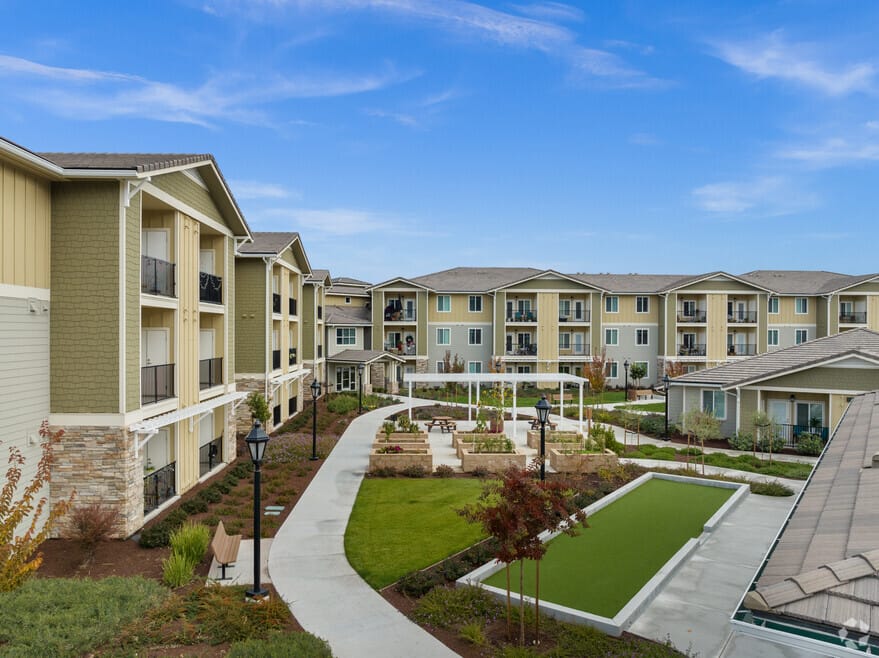 Photo of GLEN LOMA RANCH APARTMENTS. Affordable housing located at 1335 W. LUCHESSA AVENUE GILROY, CA 95020