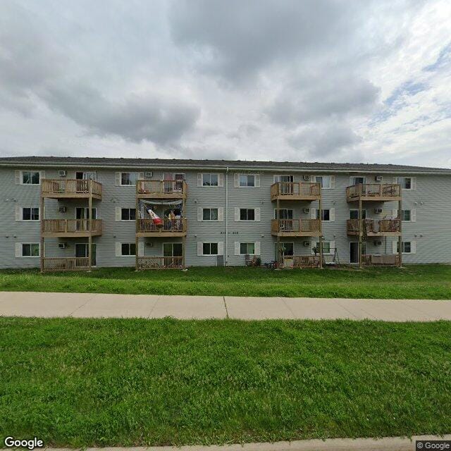 Photo of SOUTH GLEN APTS at 315 E MCKINLEY AVE DES MOINES, IA 50315