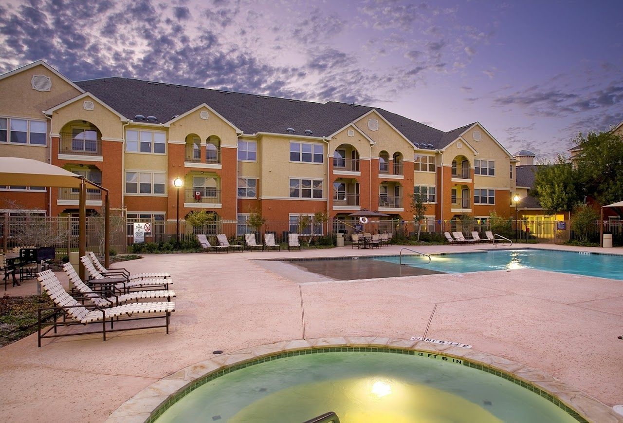 Photo of THE ALHAMBRA. Affordable housing located at 7130 NEW LAREDO HWY SAN ANTONIO, TX 78211