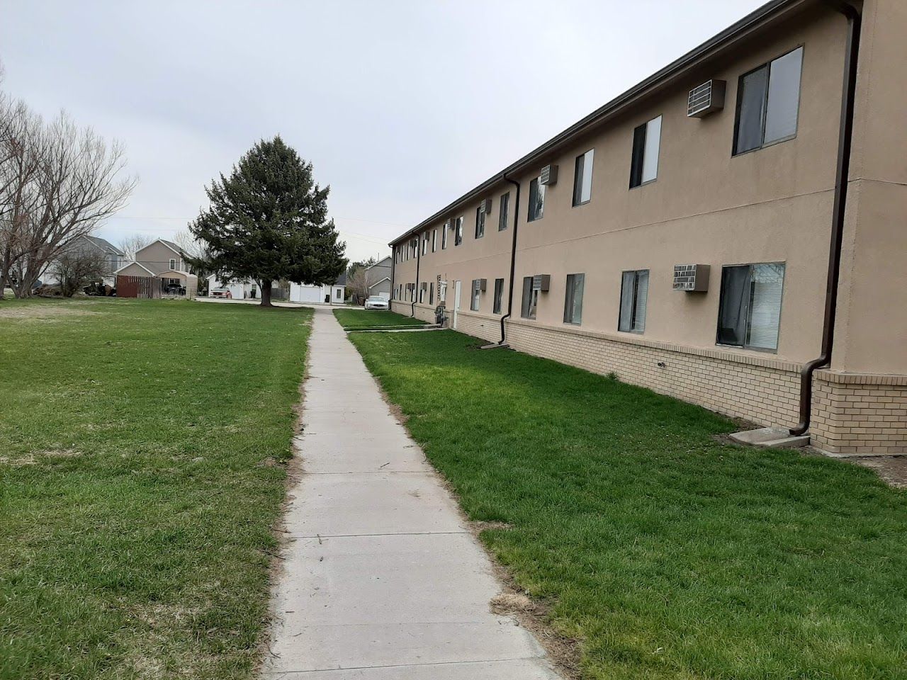 Photo of WEST WING APTS at 1802 1/2 17TH AVE SCOTTSBLUFF, NE 69361