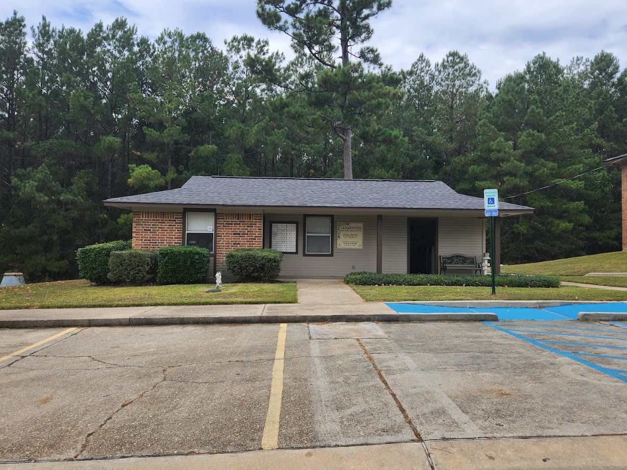 Photo of CEDARWOOD. Affordable housing located at 199 CEDARWOOD DR NEW LLANO, LA 71461