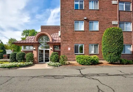 Photo of Trailside. Affordable housing located at 1600 New Britain Ave Farmington, CT 06032