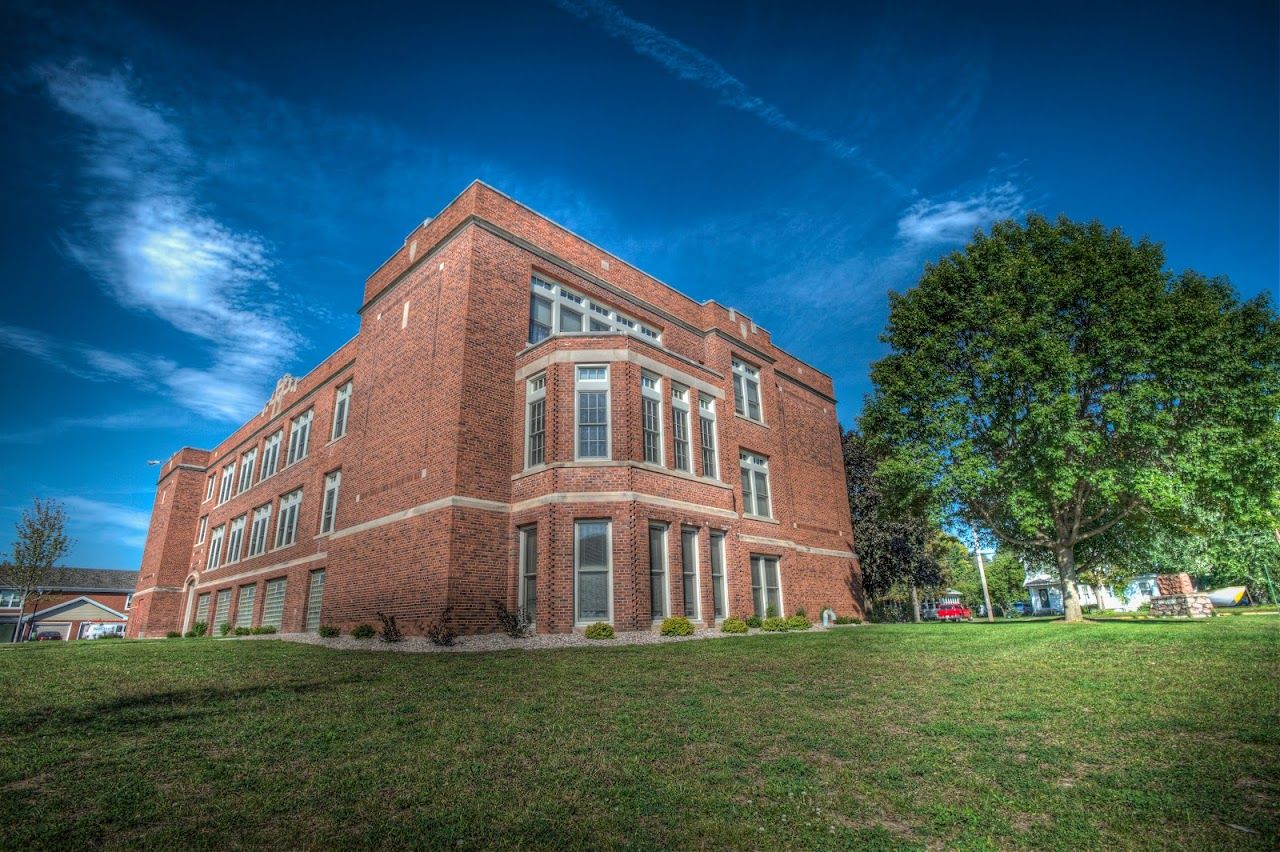 Photo of HISTORIC LINCOLN SCHOOL. Affordable housing located at 237 S. SAWYER ST. SHAWANO, WI 54166