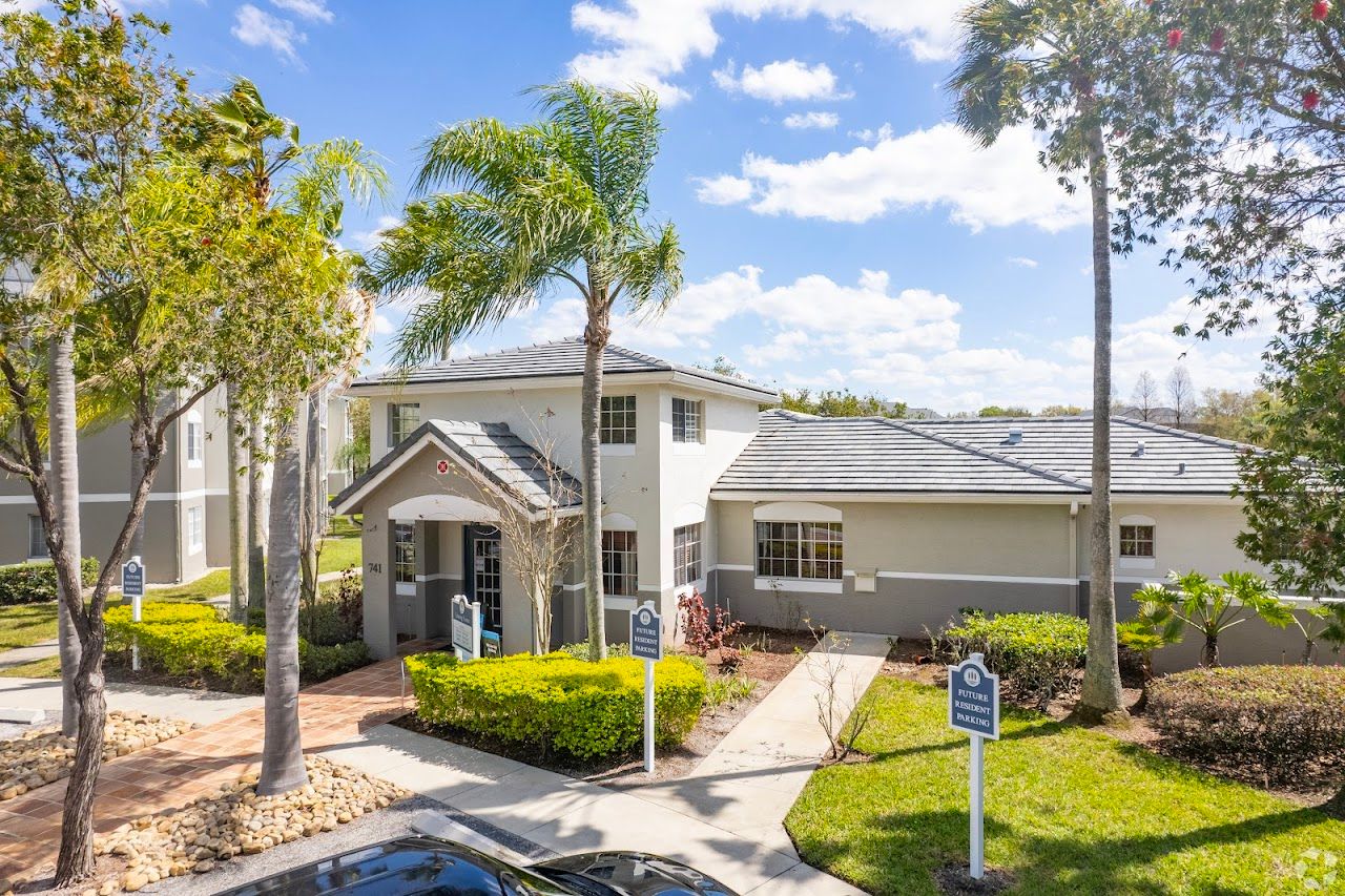 Photo of Cypress Trace Apartments at 741 Providence Trace Cir Brandon, FL 33511