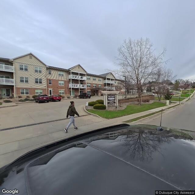 Photo of APPLEWOOD III at 3225 PENNSYLVANIA AVE DUBUQUE, IA 52001
