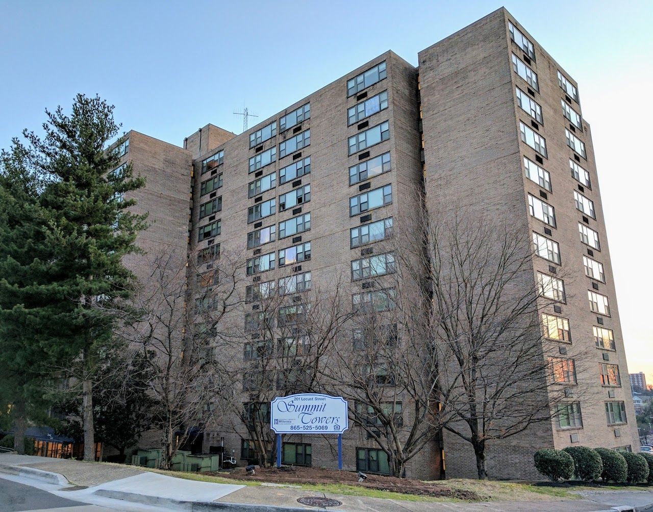 Photo of SUMMIT TOWERS at 201 LOCUST ST KNOXVILLE, TN 37902