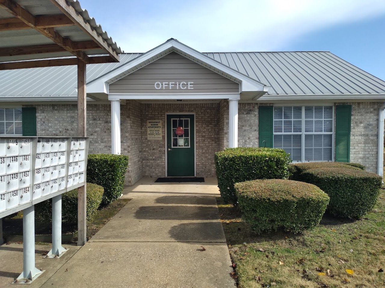 Photo of BROADWAY MANOR APTS at 1458 EAGLE ST BROWNSVILLE, TN 38012