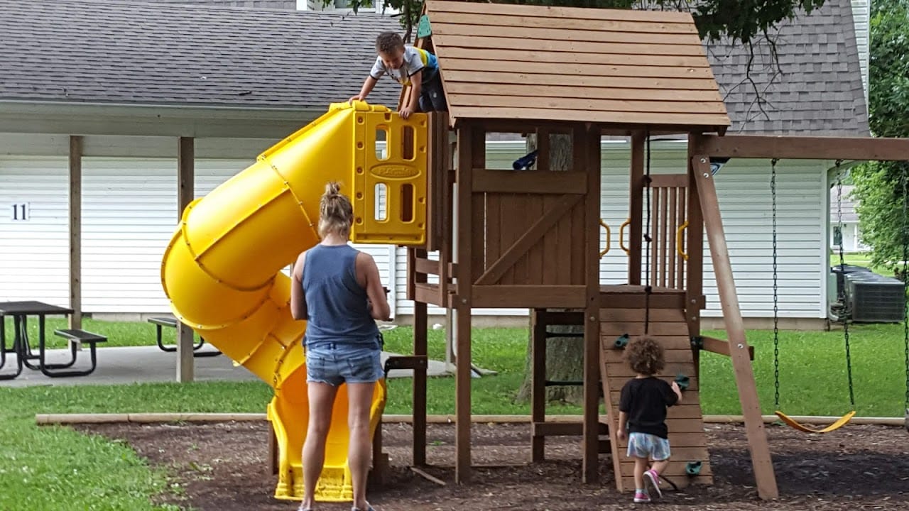 Photo of MAPLEWOOD ESTATES. Affordable housing located at 104 FAIRWAY DR CENTRALIA, IL 62801