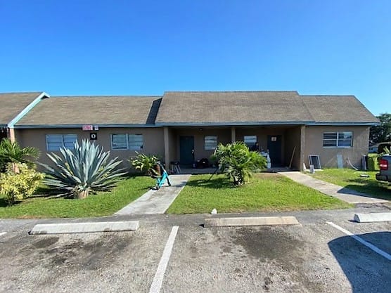 Photo of Lakeside Terrace Apartments. Affordable housing located at 38520 N 86th St Pahokee, FL 33476