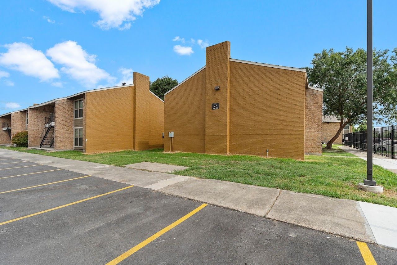 Photo of VILLA AMERICANA. Affordable housing located at 5901 SELINSKY STREET HOUSTON, TX 77048