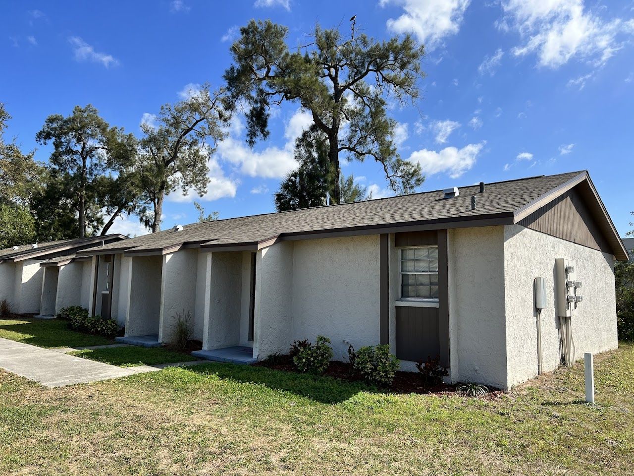 Photo of Riverwood Apartments. Affordable housing located at 709 Oceanside Cir Ruskin, FL 33570