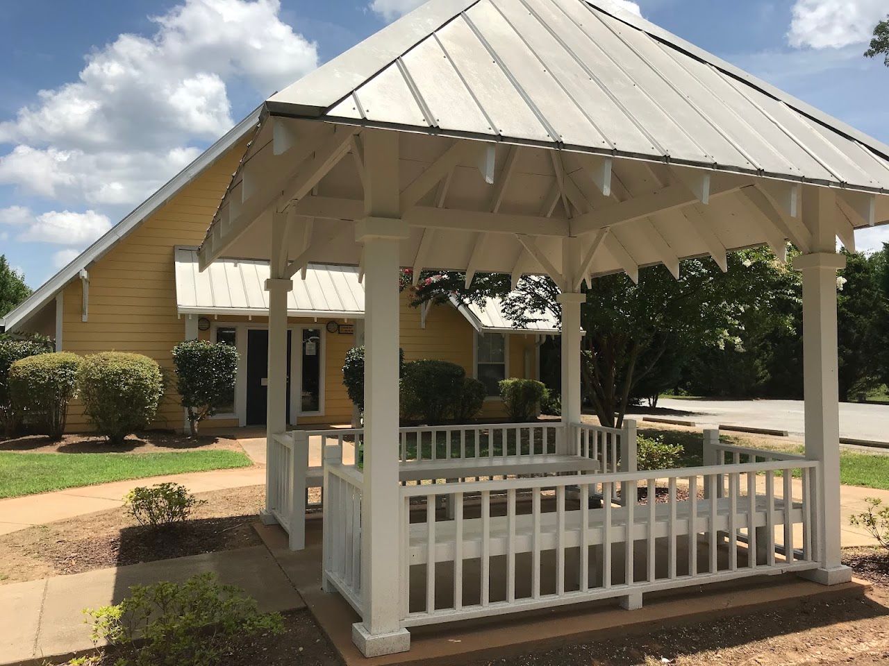 Photo of Belle Haven Apartments. Affordable housing located at 680 W Montgomery St Gaffney, SC 29341