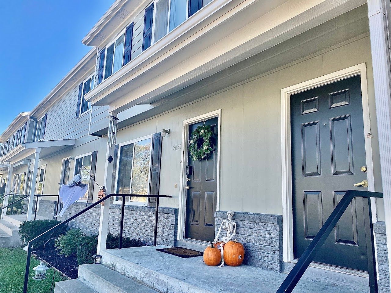 Photo of Paradise Plaza Townhomes at 1110 SE Powell St Topeka, KS 66607
