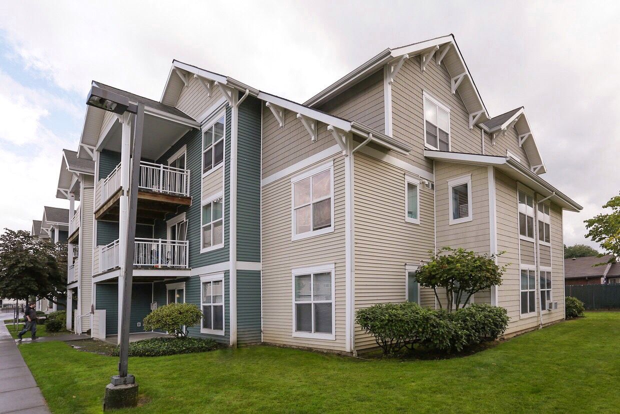 Photo of PLUM MEADOWS APARTMENTS at 1919 W 34TH STREET VANCOUVER, WA 98660