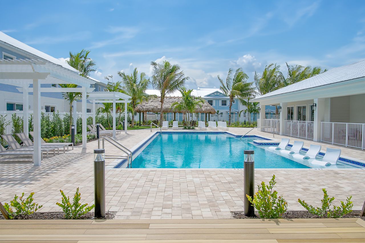 Photo of Jean Devereaux Apartments at 431 Monterey St Fort Myers, FL 33903