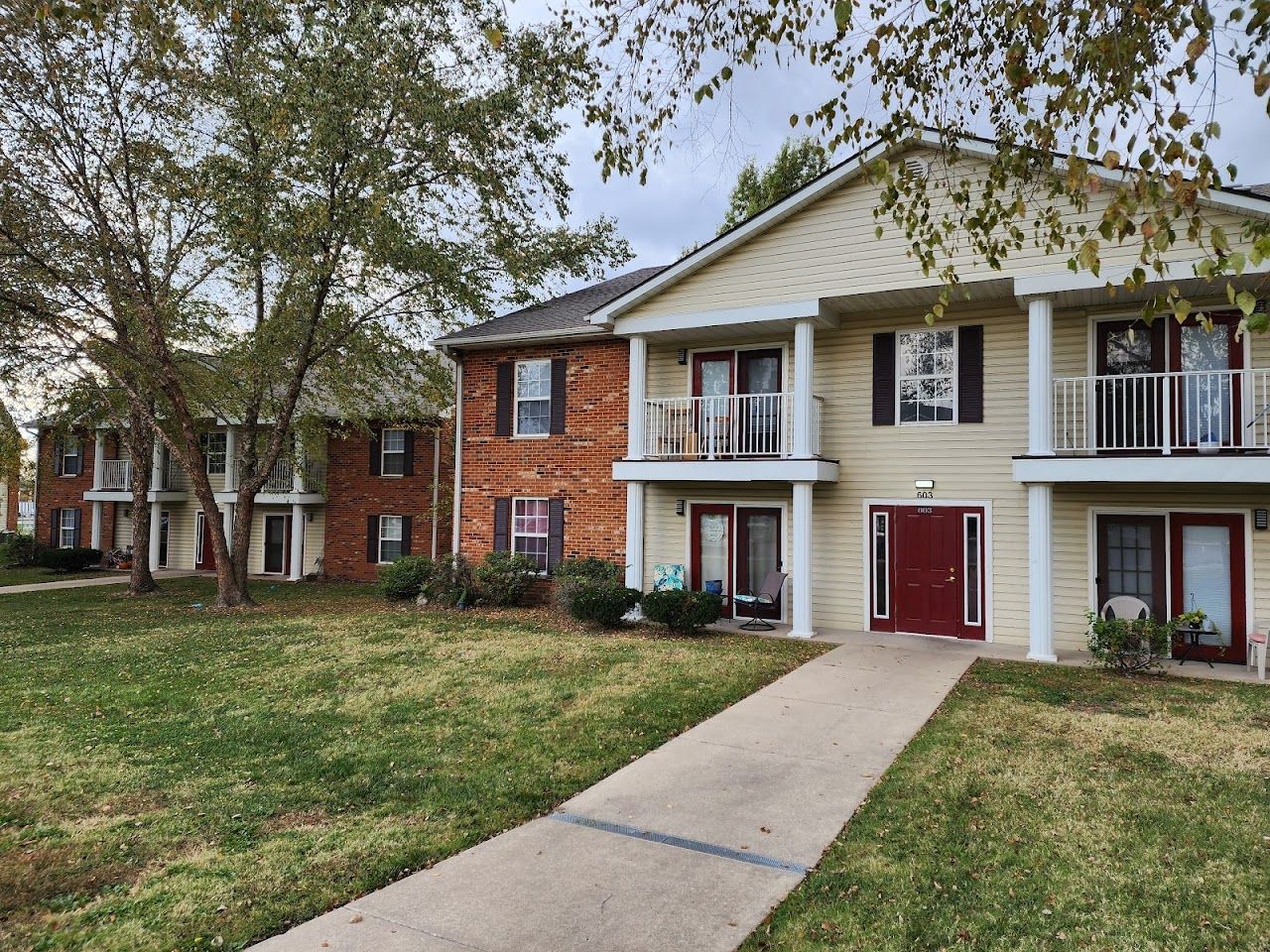 Photo of Broadway Place at 608 Central Park Pl South Roxana, IL 62087