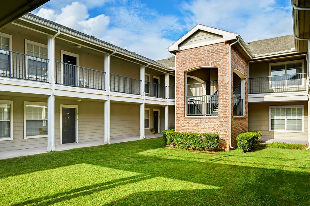 Photo of VILLAGE AT JOHNSON CREEK. Affordable housing located at 815 SENIOR CREEK DR ARLINGTON, TX 76010