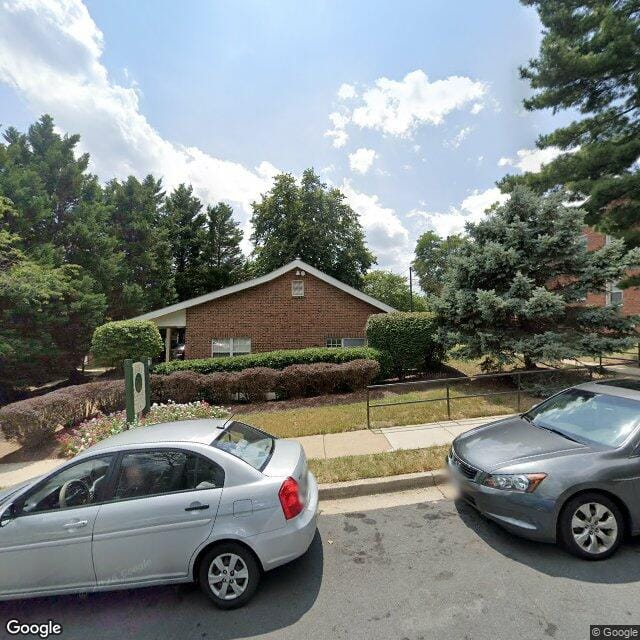 Photo of FORT HENRY GARDENS. Affordable housing located at 2480 S LOWELL ST ARLINGTON, VA 22206