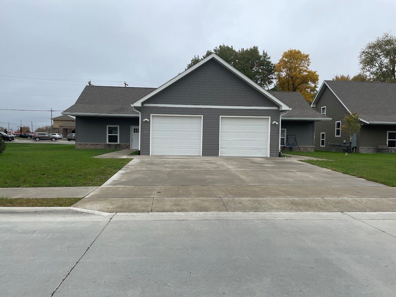 Photo of MONMOUTH TOWNHOMES at 117 E JACKSON AVE MONMOUTH, IL 61462