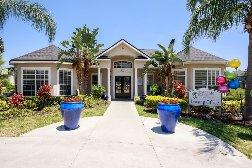 Photo of PEMBERLY PALMS. Affordable housing located at 840 5TH AVENUE VERO BEACH, FL 32960