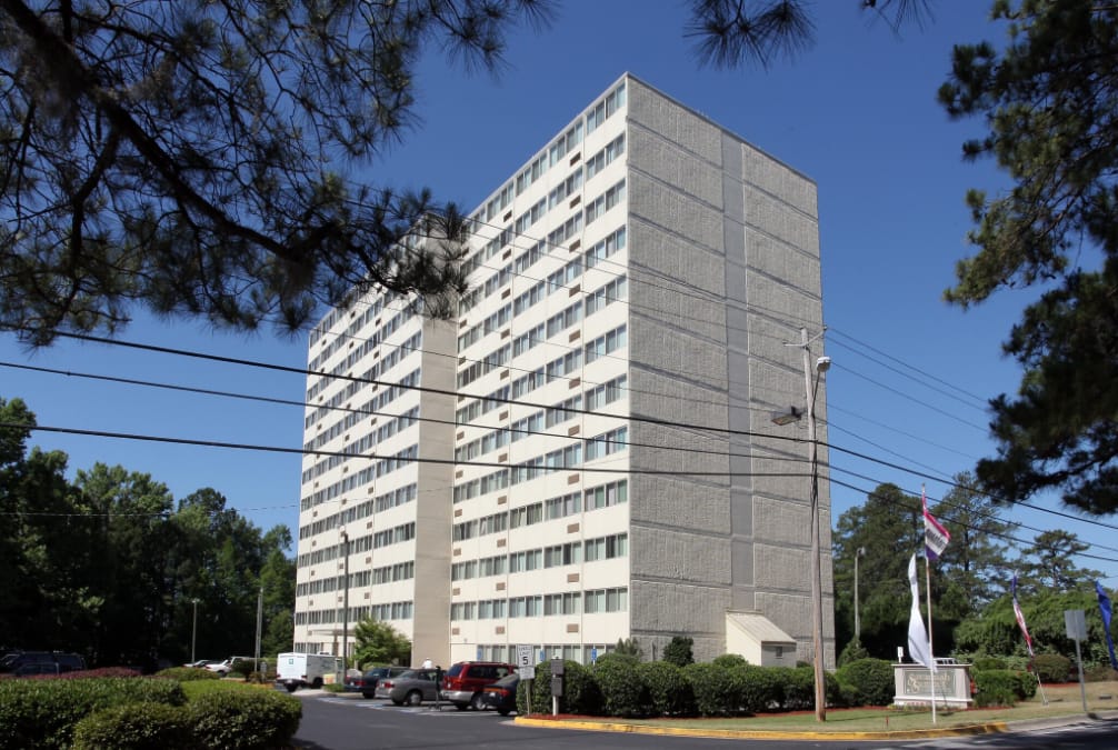 Photo of SAVANNAH SUMMIT. Affordable housing located at 135 HAMPSTEAD AVE SAVANNAH, GA 31405