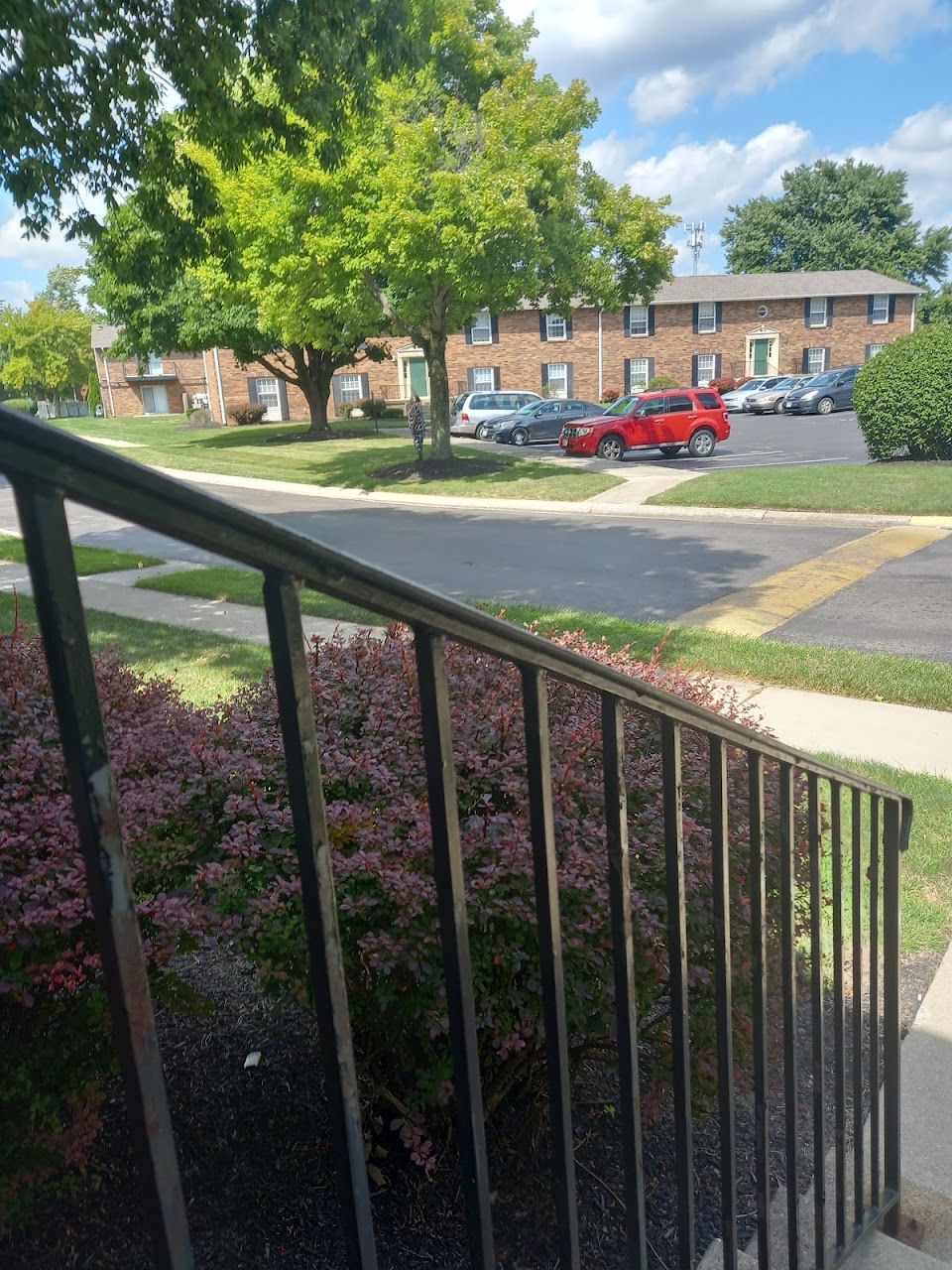 Photo of Carriage House Columbus Apartments at 3535 Derbyshire Dr Columbus, OH 43224