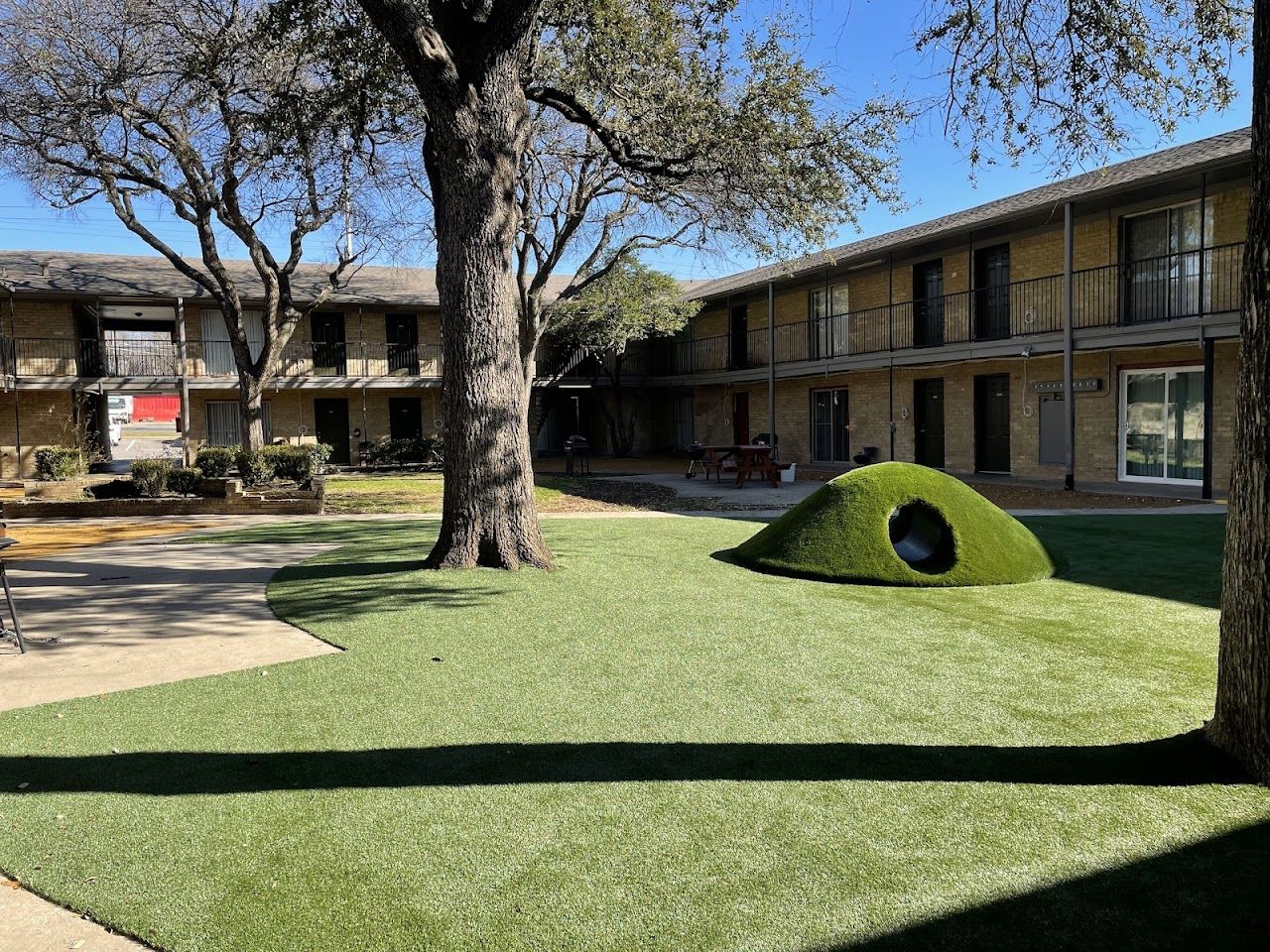 Photo of Vernazza Apartments at 2800 W Davis St Dallas, TX 75211