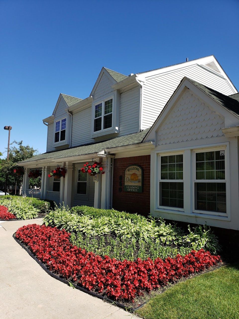 Photo of CRYSTAL LAKE APTS (PONTIAC). Affordable housing located at 880 GOLF DR PONTIAC, MI 48341