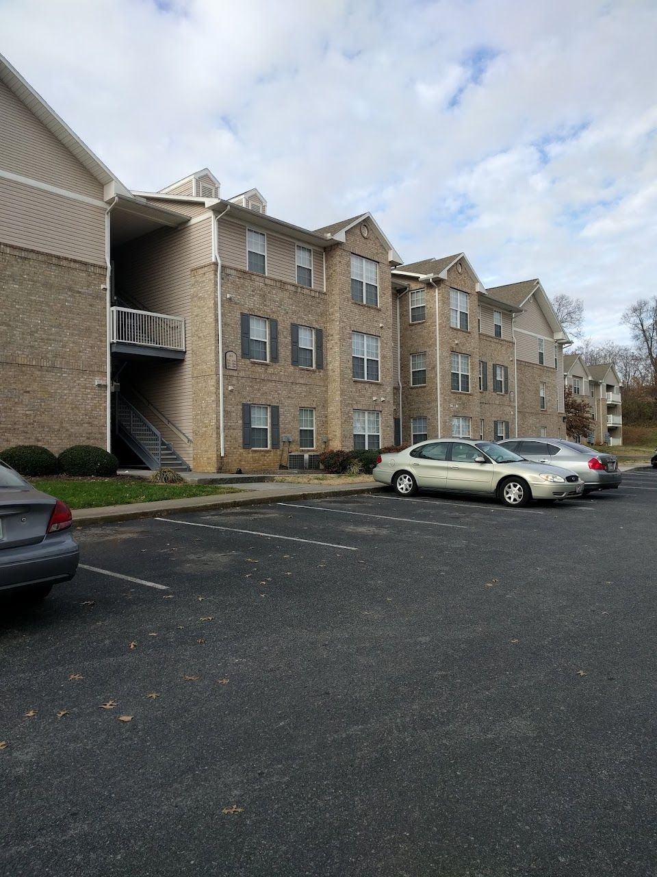 Photo of SUTHERLAND PARK APTS. Affordable housing located at 120 SUTHERLAND AVE KNOXVILLE, TN 