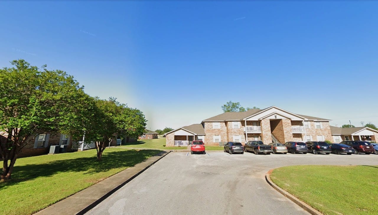 Photo of The Landing. Affordable housing located at 19096 Fairground Rd Robertsdale, AL 36567