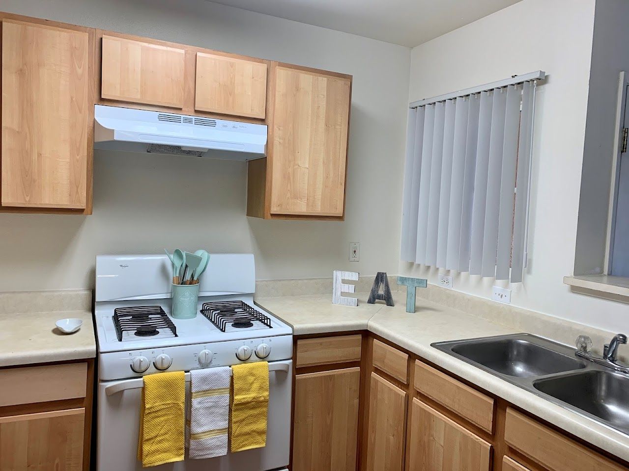 Photo of EL PALMAR APTS. Affordable housing located at 1112 E WHITNEY ST AVENAL, CA 93204