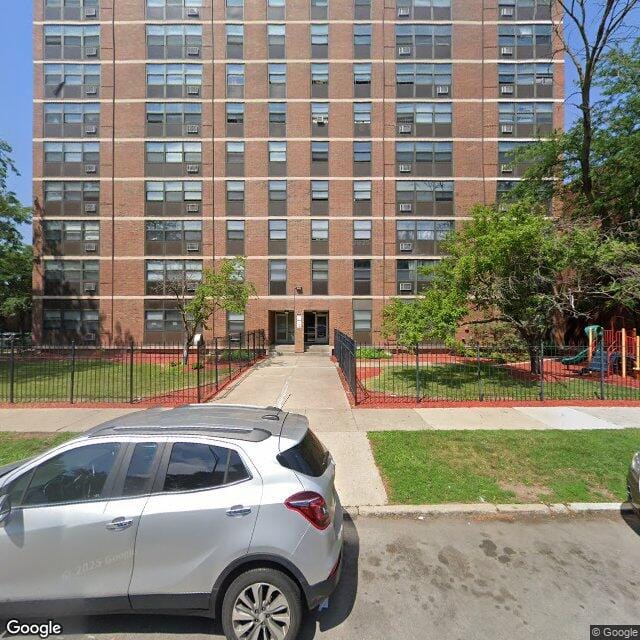 Photo of SPRING GROVE APTS at 4554 S DREXEL BLVD CHICAGO, IL 60653