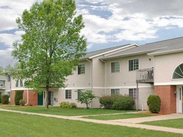 Photo of DEER RUN APTS at 1978 SCHANOCK DR GREEN BAY, WI 54303