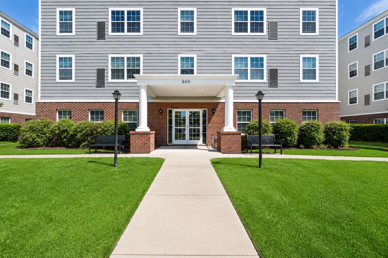 Photo of Victory Square at 900 County St Portsmouth, VA 23704