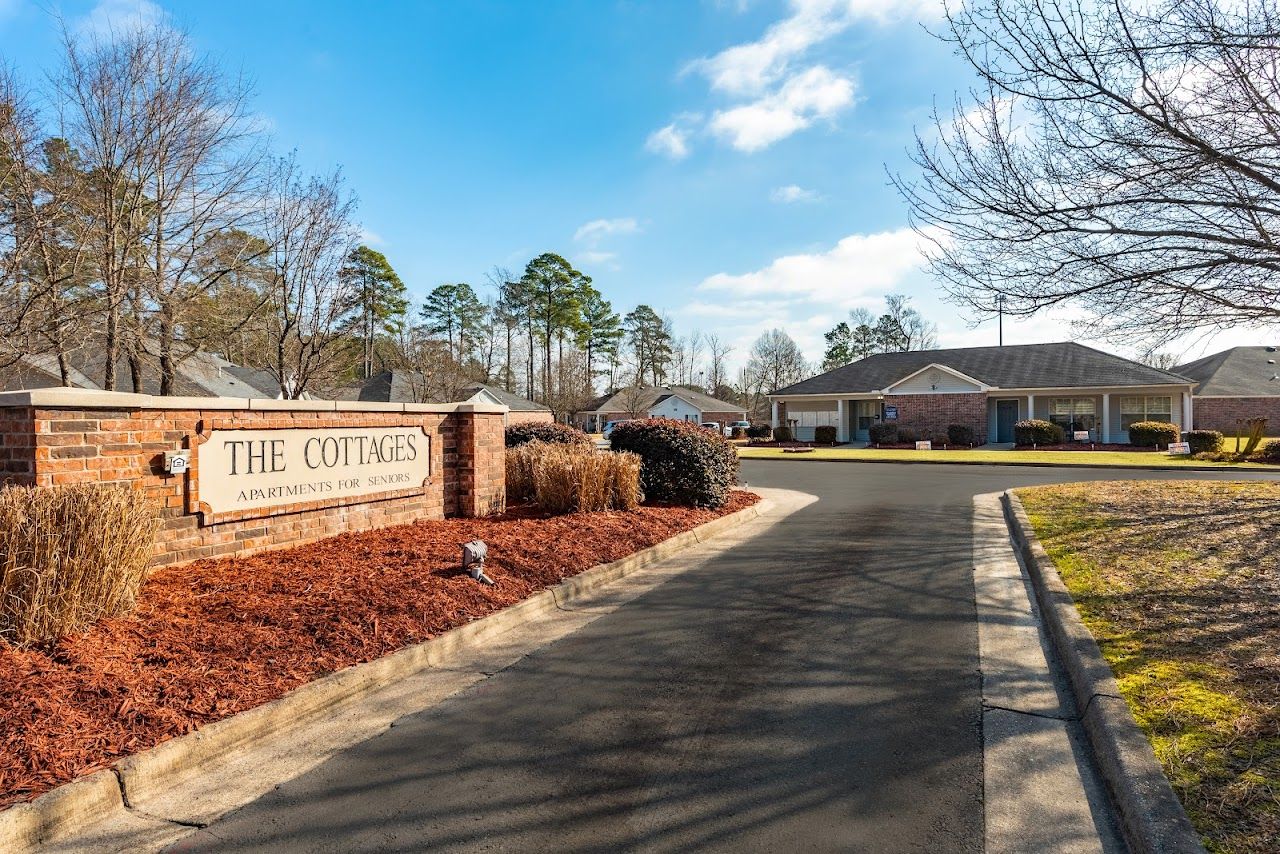 Photo of COTTAGES OF OTTER CREEK. Affordable housing located at 1 QUAIL CREEK CIR LITTLE ROCK, AR 72210