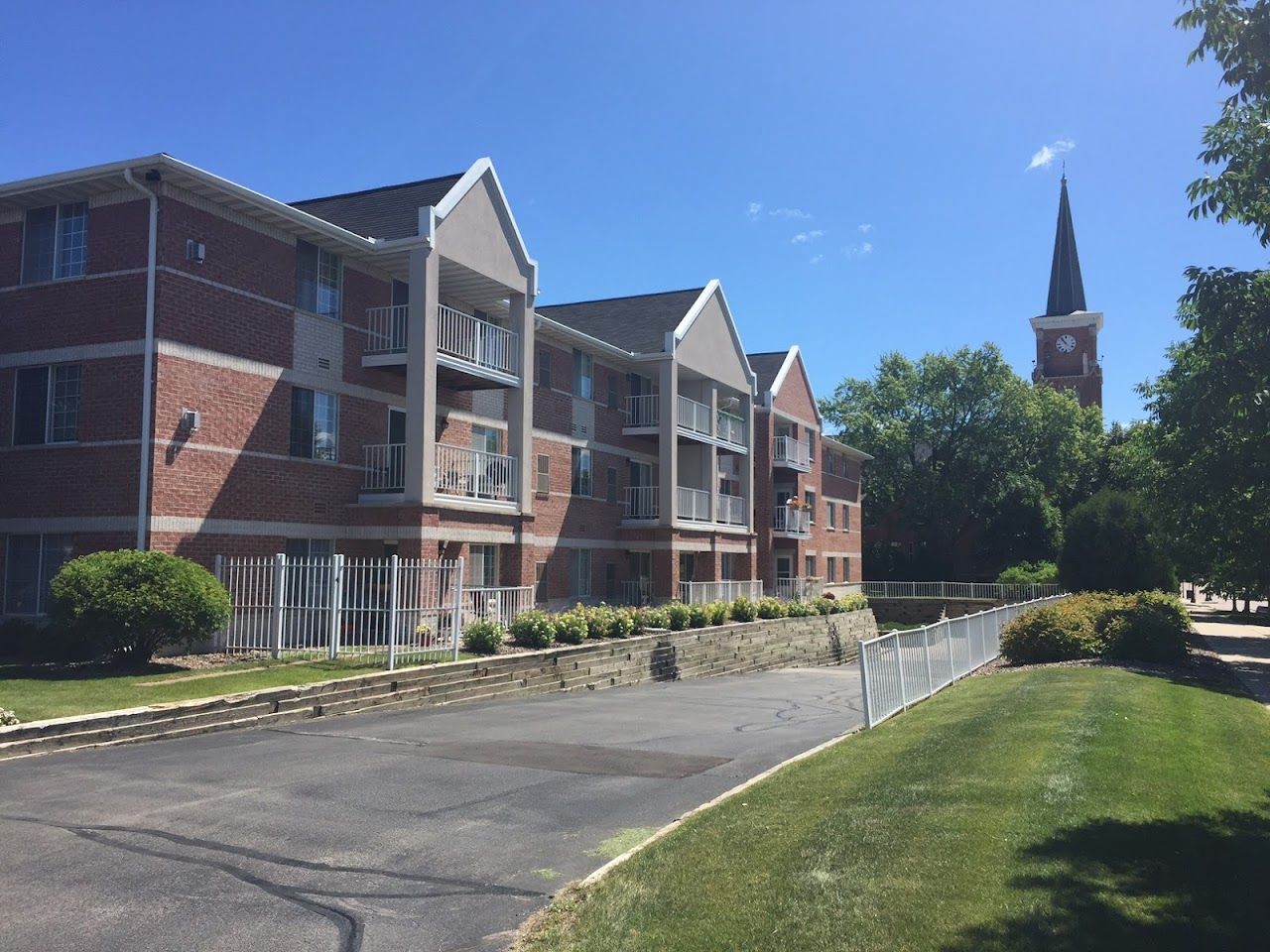 Photo of NICOLET HIGHLANDS APTS at 430 GRANT ST DE PERE, WI 54115