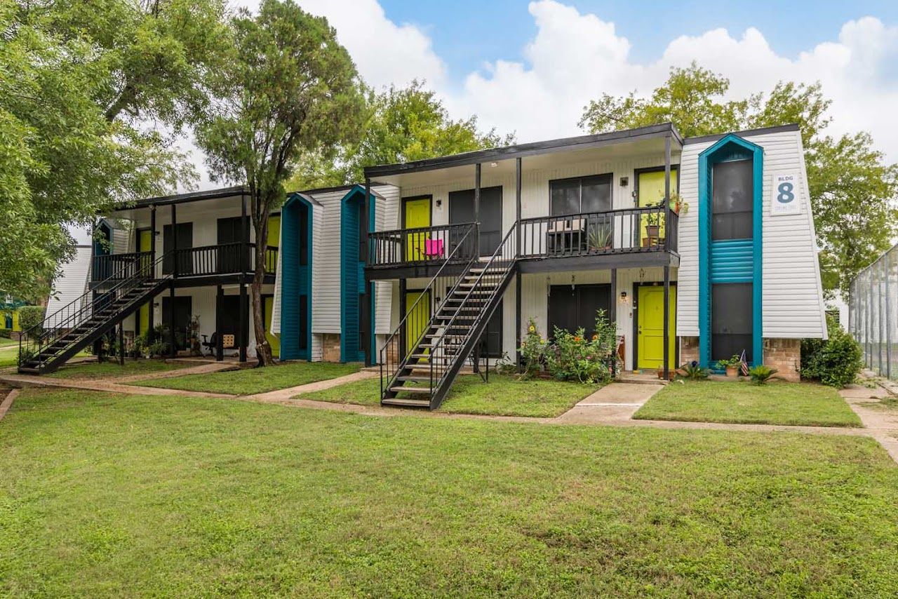 Photo of CROSS CREEK APARTMENTS. Affordable housing located at 1124 RUTLAND DRIVE AUSTIN, TX 78758