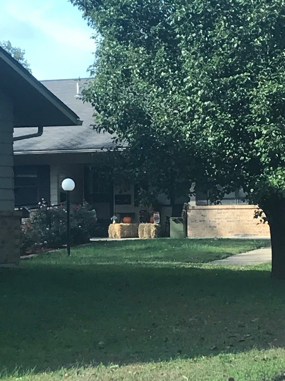 Photo of Ashton Heights. Affordable housing located at 910 E Lindon St Bolivar, MO 65613