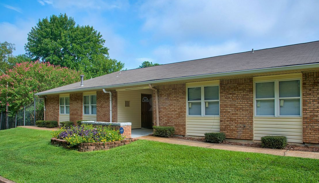 Photo of PINE RIDGE GARDENS. Affordable housing located at 200 REBEL WOODS DR JACKSON, MS 39212