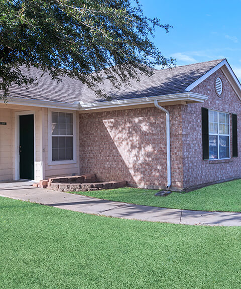 Photo of OAK MEADOWS TOWNHOMES. Affordable housing located at 150 MAPLE ST COMMERCE, TX 75428